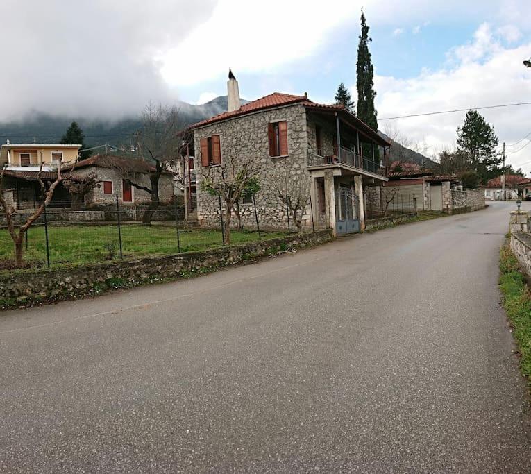 1935 Home Λιλαία Εξωτερικό φωτογραφία