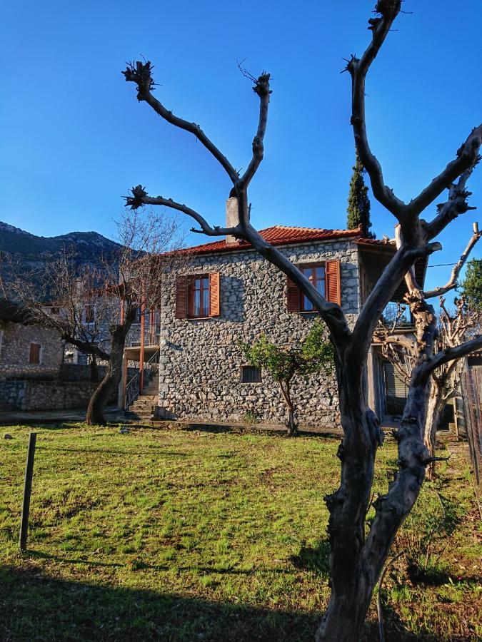 1935 Home Λιλαία Εξωτερικό φωτογραφία