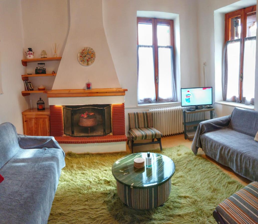 1935 Home Λιλαία Εξωτερικό φωτογραφία