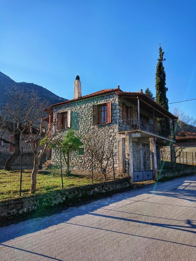 1935 Home Λιλαία Εξωτερικό φωτογραφία