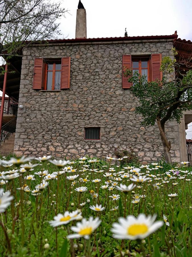 1935 Home Λιλαία Εξωτερικό φωτογραφία