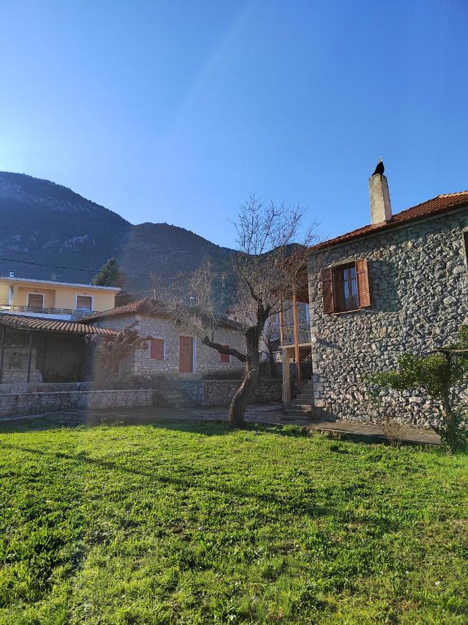 1935 Home Λιλαία Εξωτερικό φωτογραφία