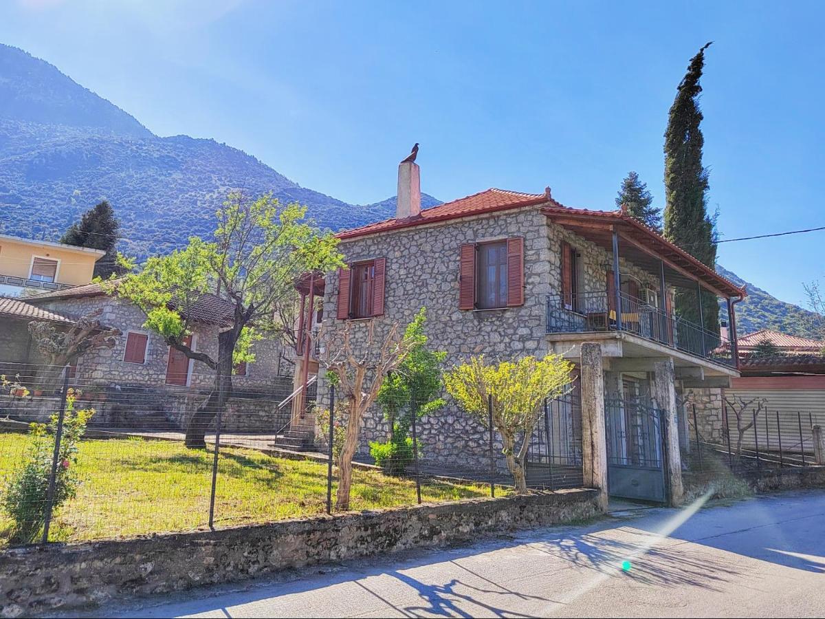 1935 Home Λιλαία Εξωτερικό φωτογραφία