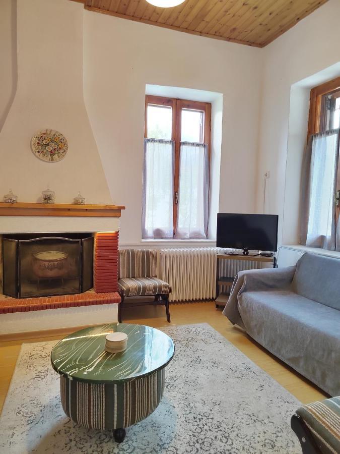 1935 Home Λιλαία Εξωτερικό φωτογραφία